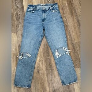 Abercrombie & Fitch • the 90’s Straight Ultra High Rise • 33/16L